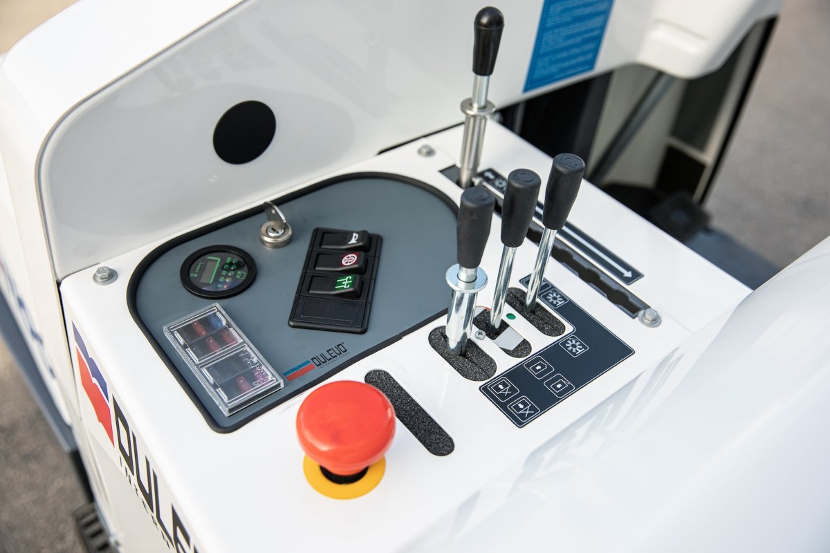 Spazzatrice Dulevo Modello 1100 EH Modello a Batteria 7