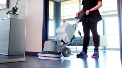 Assistenza professionale e supporto tecnico: il valore aggiunto del noleggio con Chimica Aterno
